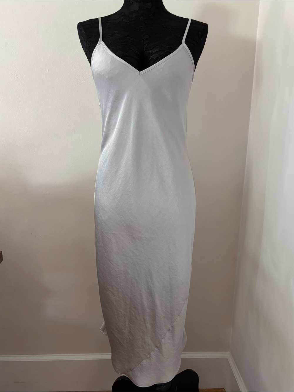 Aritzia Wilfred Free slip dress